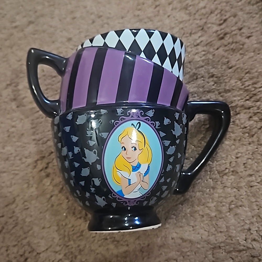 Alice in wonderland mug